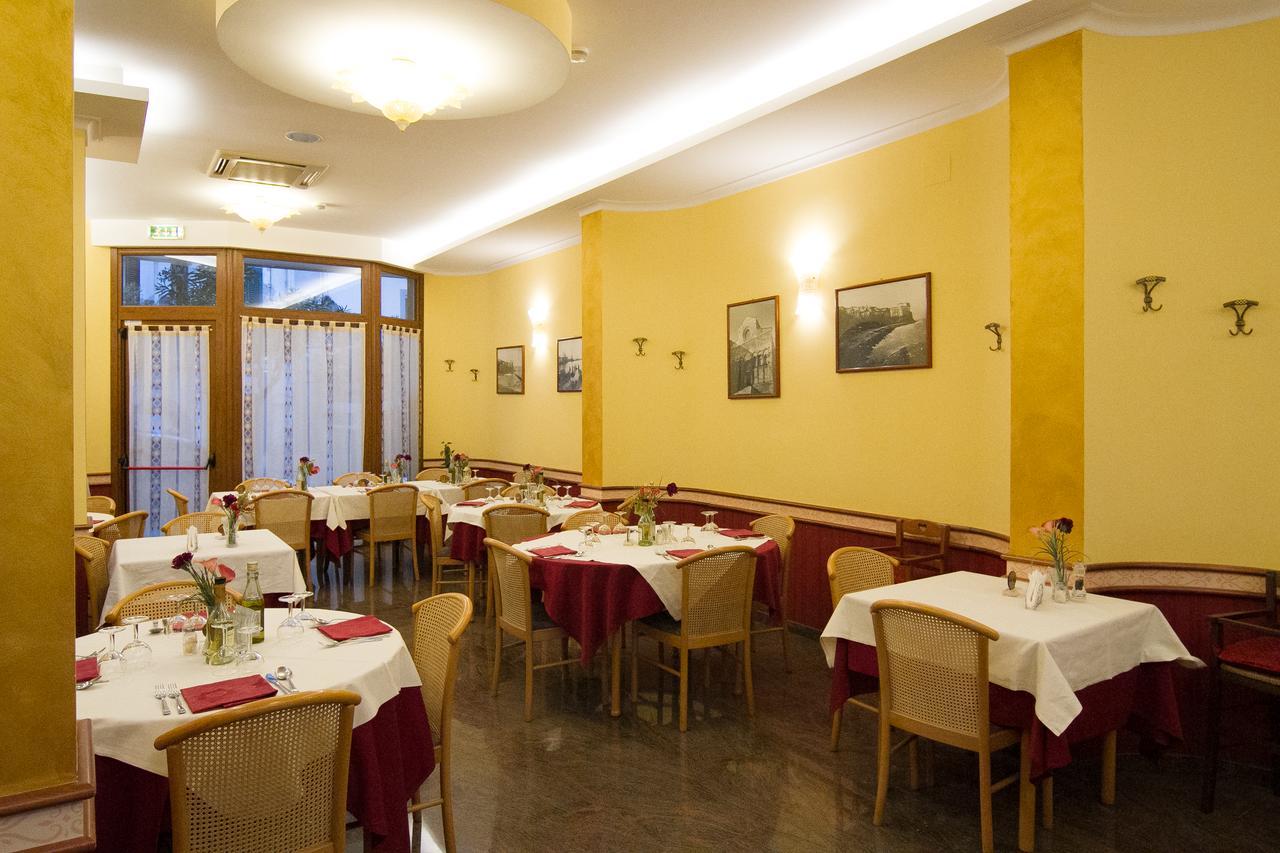 Pensione Al Pescatore 테르몰리 외부 사진